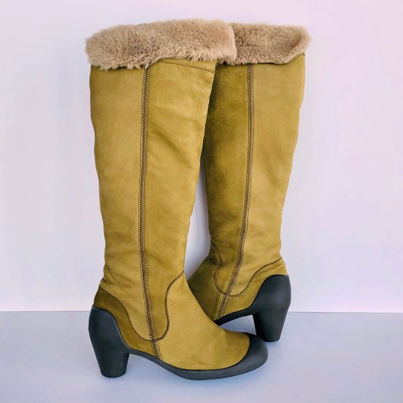 Nubuck Fur Trimmed Camper Boots - Picture 6 of 9